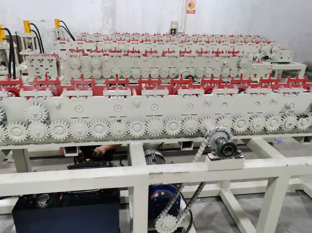 游乐场滑梯型材设备