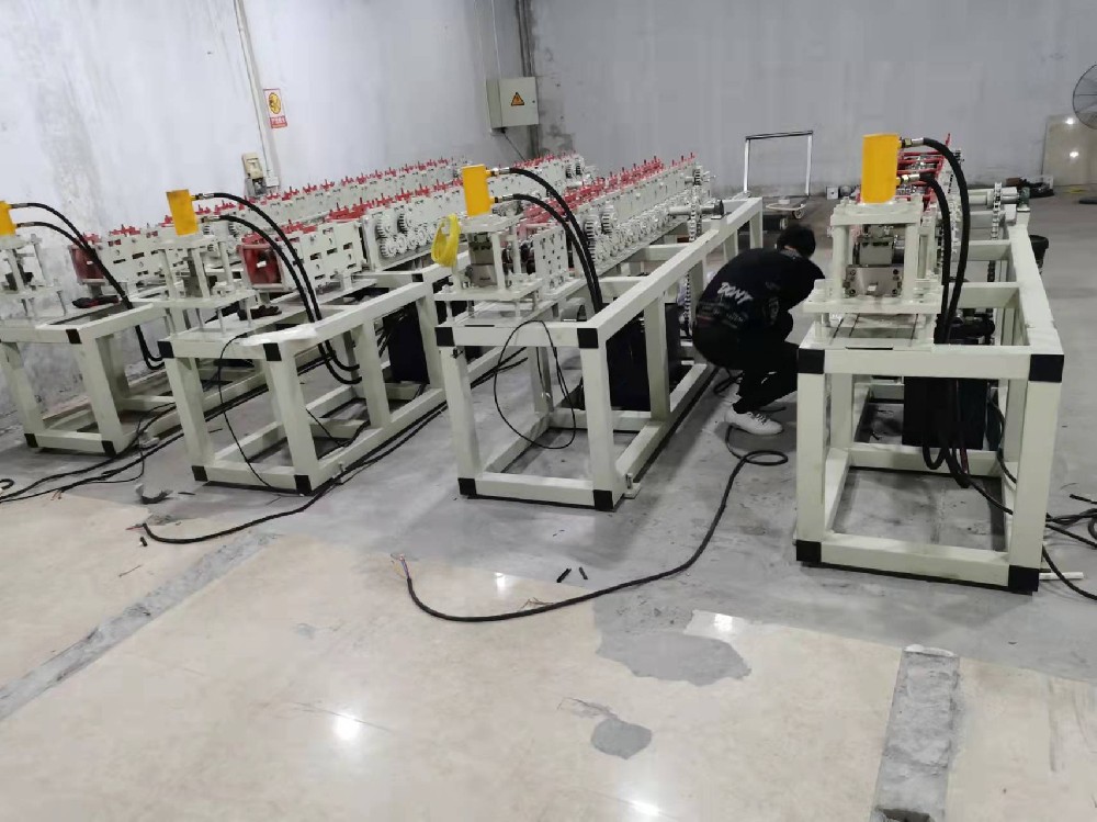 游乐场滑梯型材设备